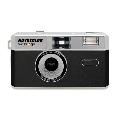Swiss+Go Novocolor Cámara Analógica 35mm Reusable Flash + funda y correa Negra