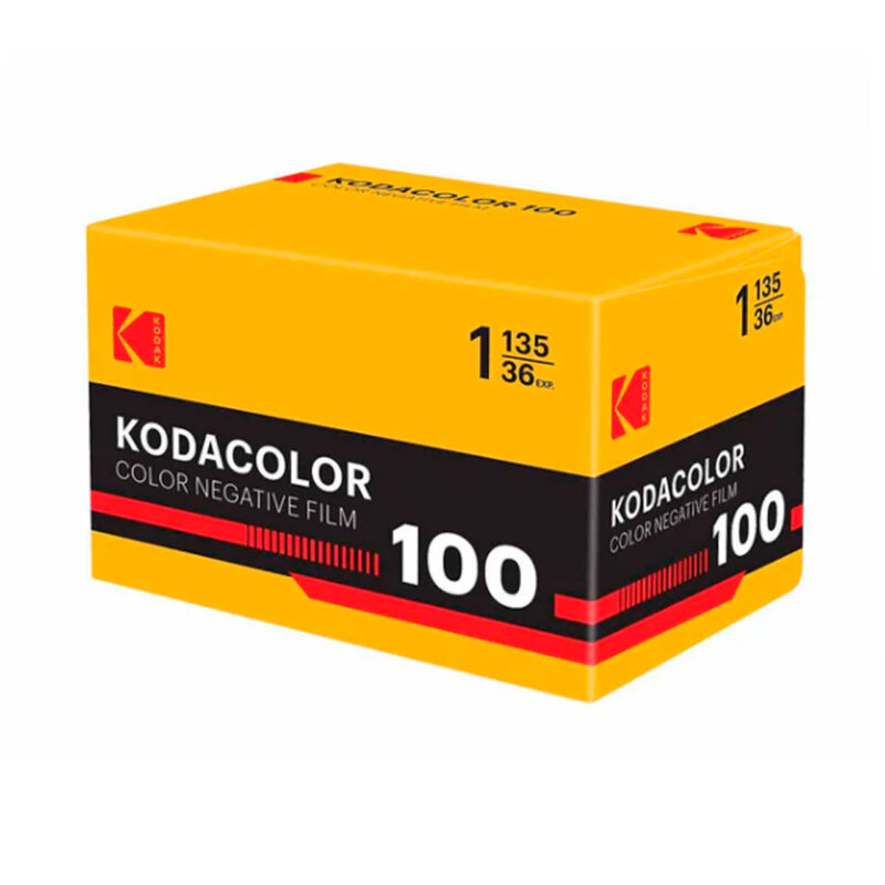Película negativa color Kodak Kodacolor 100, formato 135 con 36 exposiciones. Ideal para fotografía analógica.