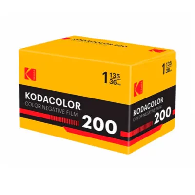 Película negativa de color Kodak Kodacolor 200, formato 135, 36 exposiciones, ideal para fotografía analógica.