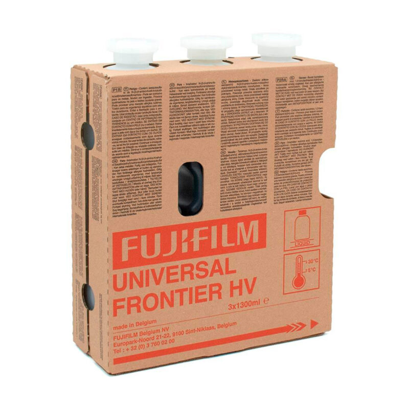 Cartón de Fujifilm Universal Frontier HV con tres frascos de 1300 ml para desarrollo fotográfico.