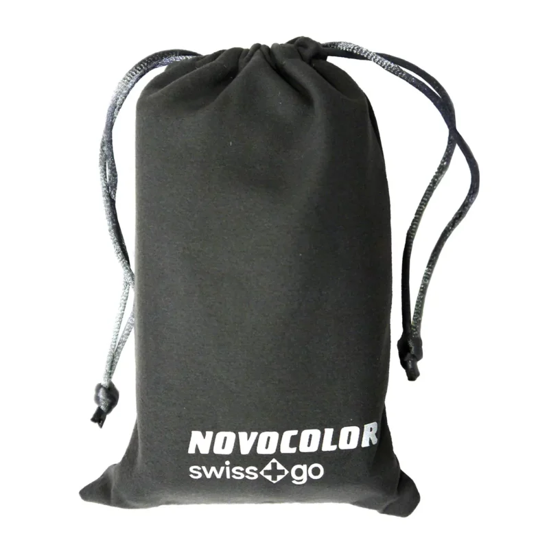 apm401102-3-01f Funda de cámara Novocolor swiss+go, diseño compacto y suave, ideal para protección de equipos fotográficos.