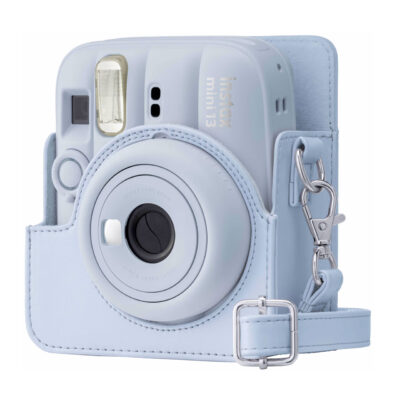 Cámara instantánea Fujifilm Instax Mini 13 en color azul con funda de protección. Ideal para fotografía divertida.