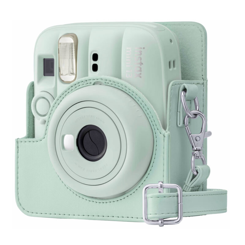 fuj170376-1-bc9 Cámara instantánea Fujifilm Instax Mini 13 color verde menta con funda y correa para llevar. Ideal para fotografía divertida.