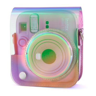 Cámara instantánea Fujifilm Instax Mini 13 en funda transparente colorida. Ideal para fotografía divertida y portátil.