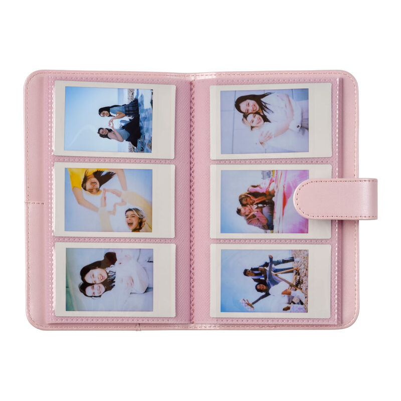 fuj170383-2-a4a Álbum de fotos rosa con seis instantáneas, ideal para recuerdos de cámara instantánea y organización de fotografías.