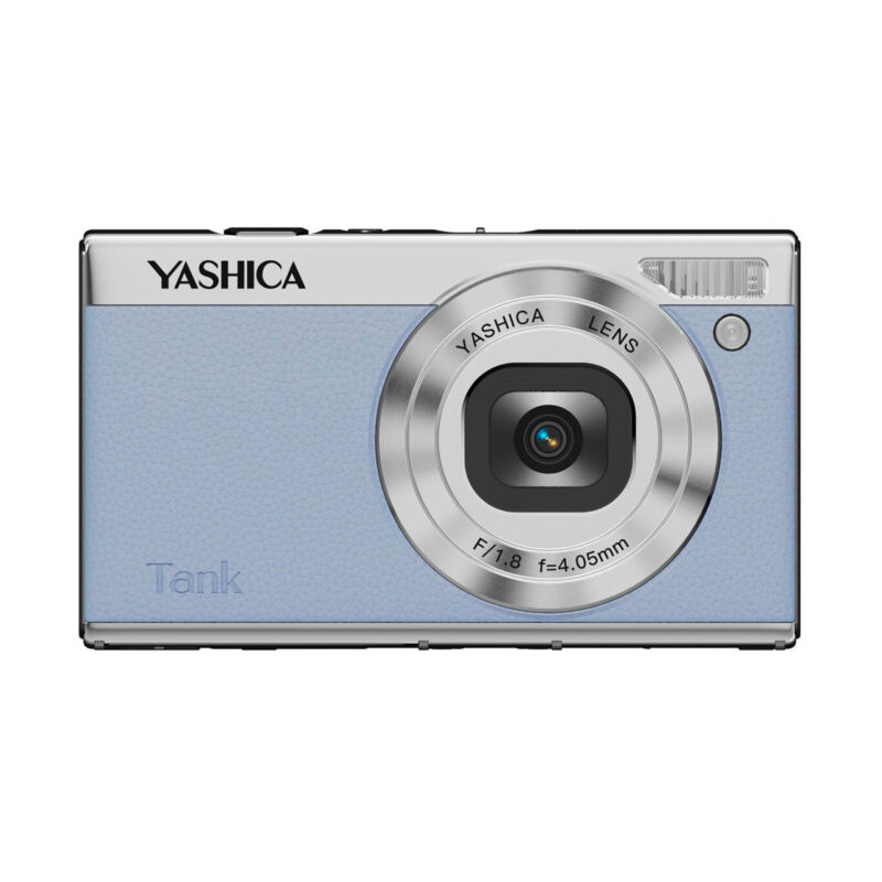 Cámara Yashica Tank con lente f/1.8, diseño compacto y color azul ideal para fotografía casual.