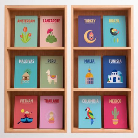 Estantería Con Postales De Viaje Coloridas: Amsterdam, Perú, Malta Y Brasil En Diseño Gráfico Moderno. Decoración Creativa Para Viajes.