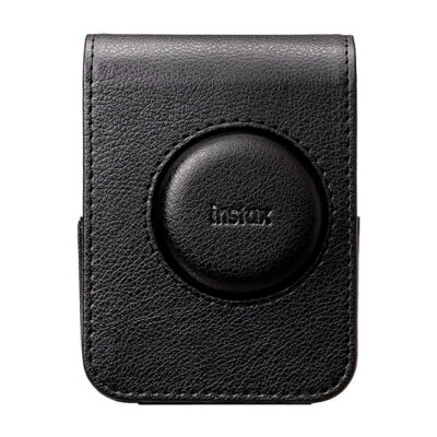 Funda de cámara Instax en cuero negro, diseño compacto con botón de cierre para protección y estilo.