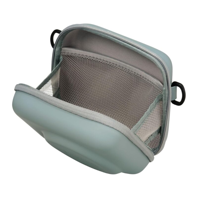 fuj170295-3-6e5 Funda de transporte de diseño compacto en color verde, ideal para accesorios de tecnología y fotografía.