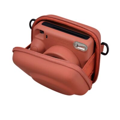 Cámara Instax Mini 11 En Estuche Protector De Color Terracota, Ideal Para Fotografía Instantánea.