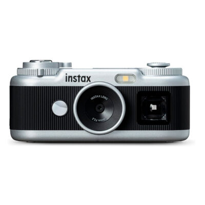 Cámara Instantánea Fujifilm Instax Mini 11 Con Lente 60Mm Y Diseño Retro En Color Plateado. Ideal Para Fotos Rápidas.
