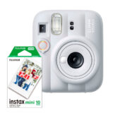 Cámara instantánea Fujifilm Instax Mini 13, en blanco, con cartucho de película Mini 10 visible. Ideal para fotos instantáneas.