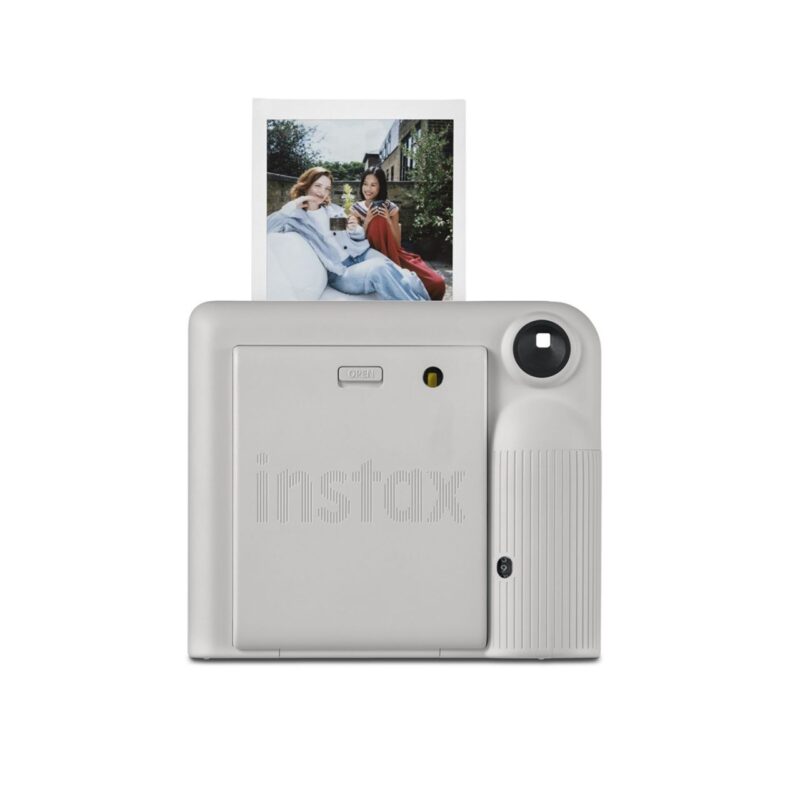 fuj170532-2-371 Cámara instantánea Fujifilm Instax con impresión de fotos, diseño moderno y compacto en color gris.